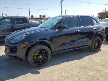  Salvage Porsche Cayenne