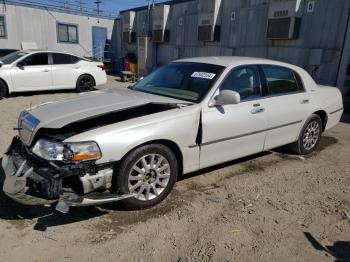  Salvage Lincoln Towncar