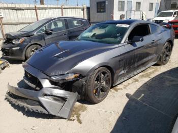  Salvage Ford Mustang