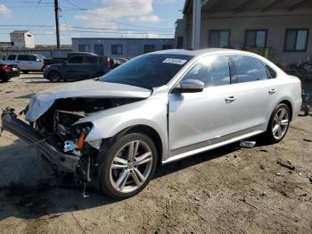  Salvage Volkswagen Passat