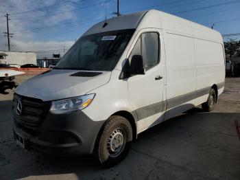  Salvage Mercedes-Benz Sprinter