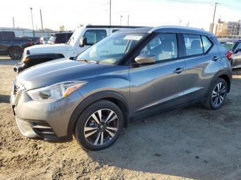  Salvage Nissan Kicks