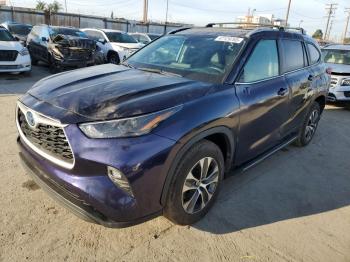  Salvage Toyota Highlander