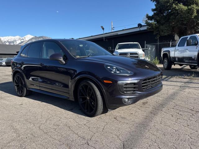  Salvage Porsche Cayenne