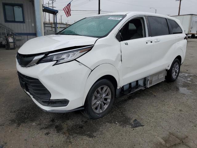  Salvage Toyota Sienna