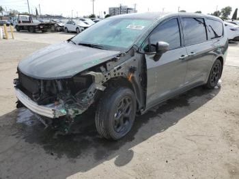  Salvage Chrysler Pacifica