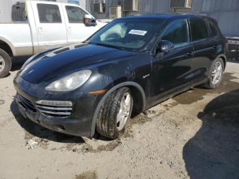  Salvage Porsche Cayenne