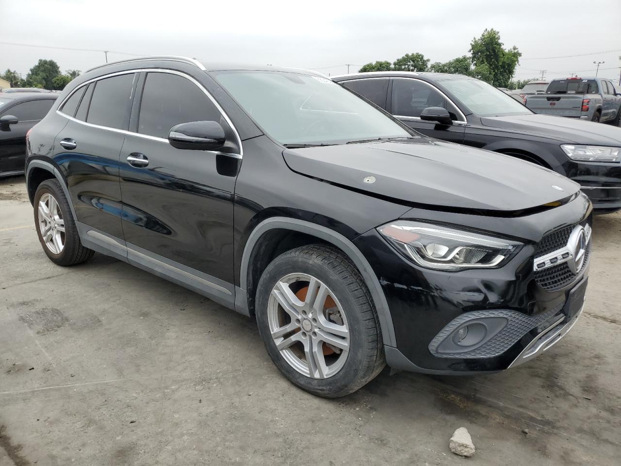 Mercedes-Benz GLA 250 Image 2