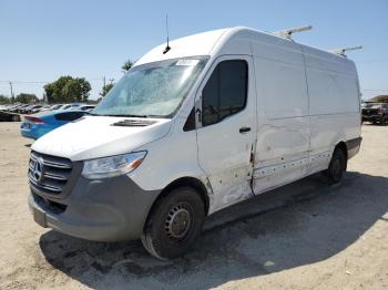  Salvage Mercedes-Benz Sprinter