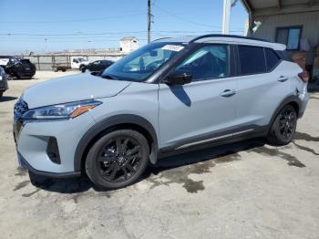  Salvage Nissan Kicks