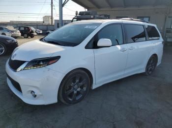  Salvage Toyota Sienna