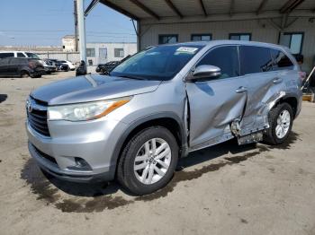  Salvage Toyota Highlander