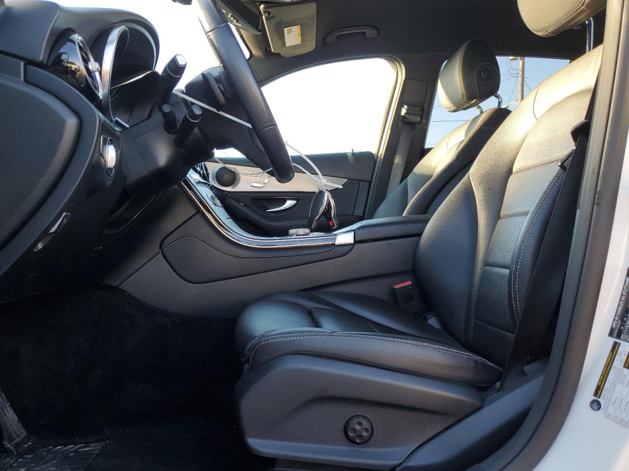 Mercedes-Benz GLC 300 4matic Image 11