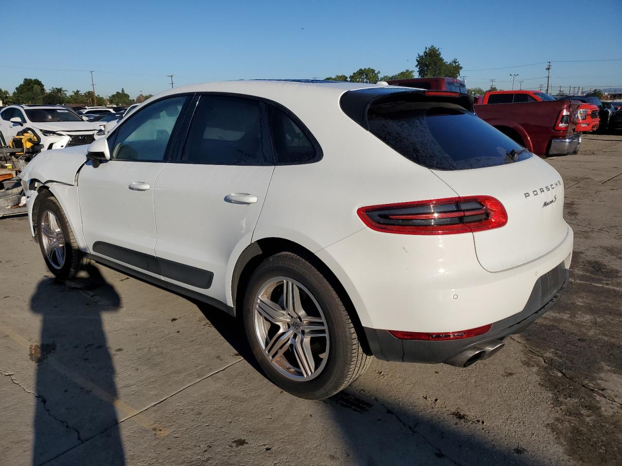 Porsche Macan S Image 2