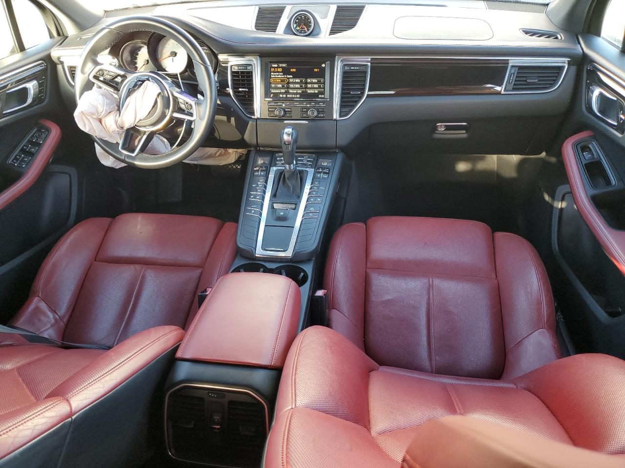 Porsche Macan S Image 8