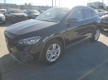  Salvage Mercedes-Benz GLA