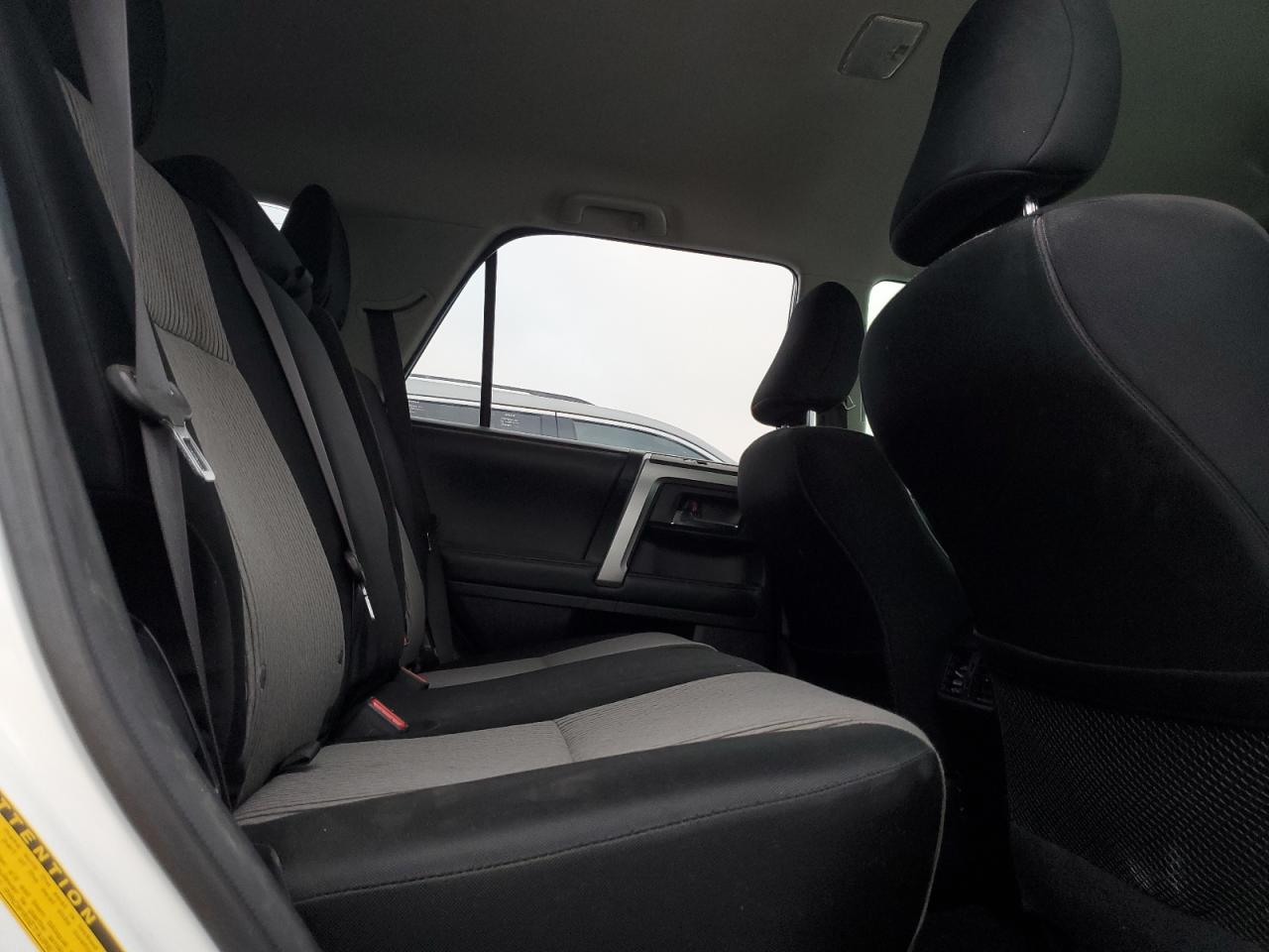 Toyota 4Runner Sr5 Image 10