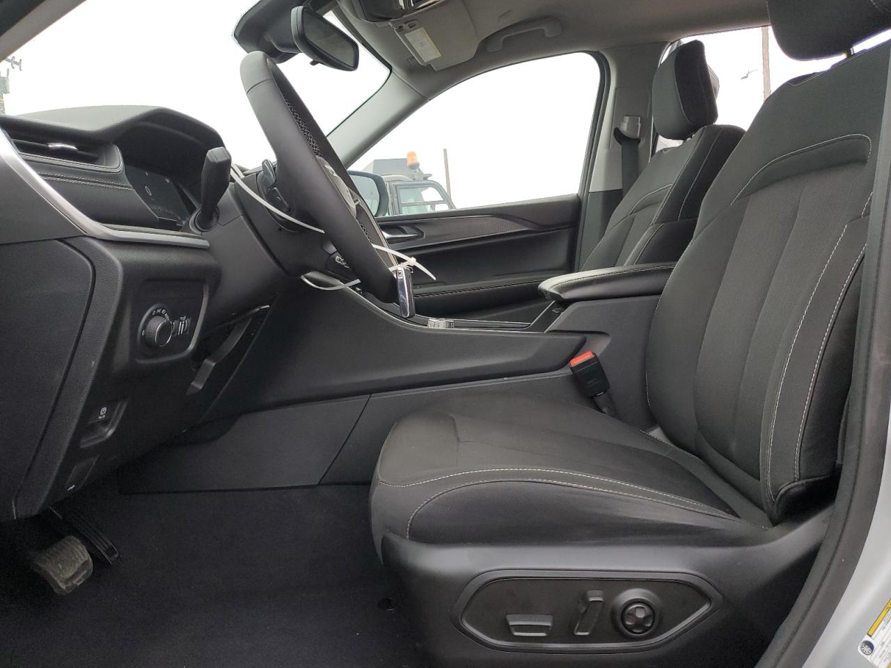 Jeep Grand Cherokee L Laredo Image 5