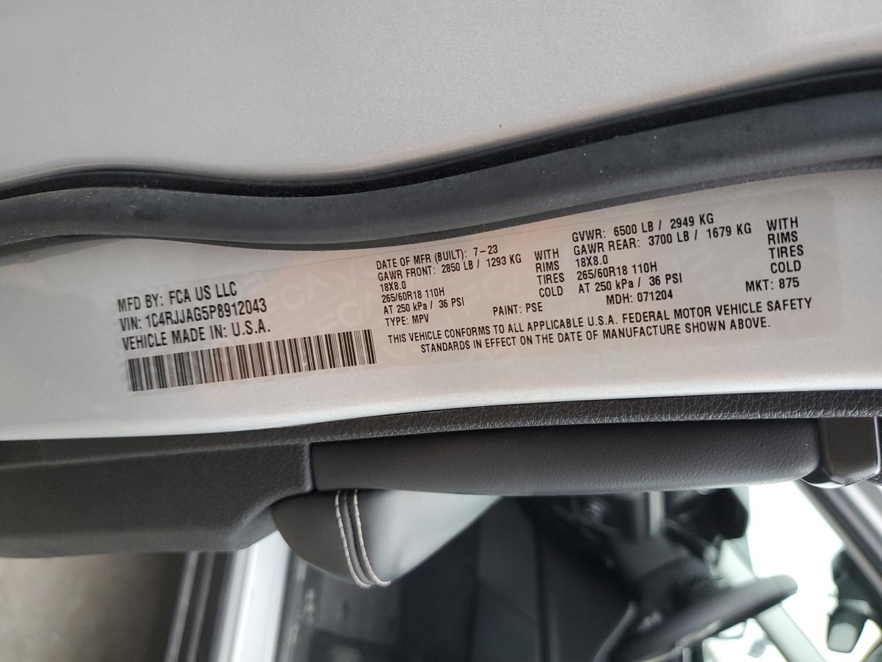 Jeep Grand Cherokee L Laredo Image 12