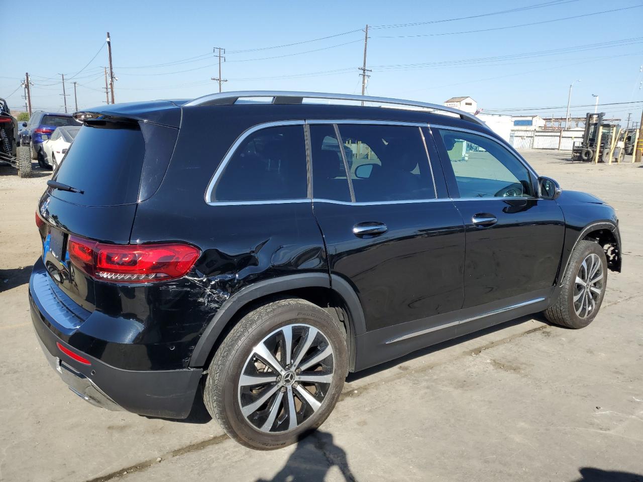 Mercedes-Benz GLB 250 Image 8