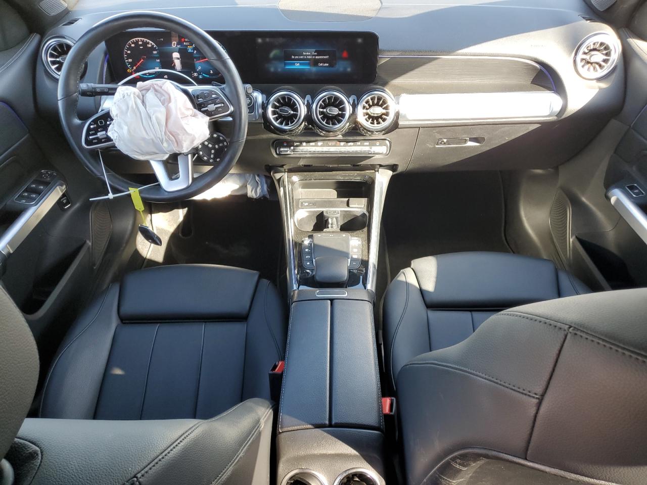 Mercedes-Benz GLB 250 Image 10