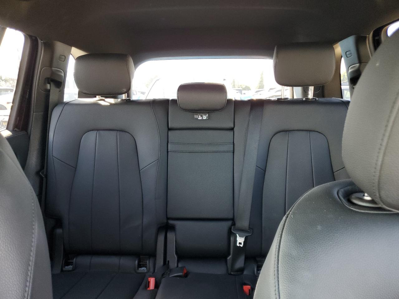 Mercedes-Benz GLB 250 Image 7