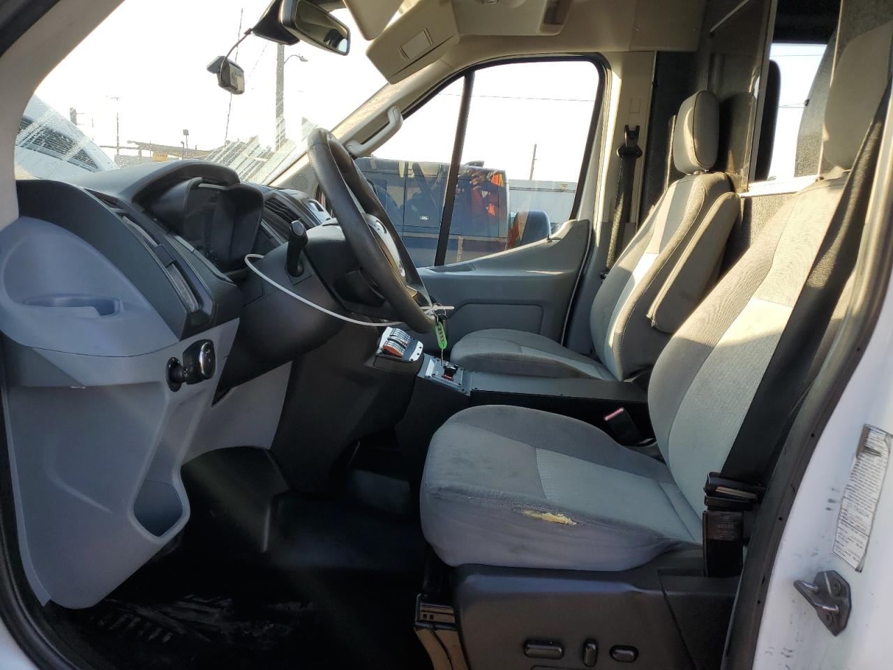 Ford Transit T-250 Image 7