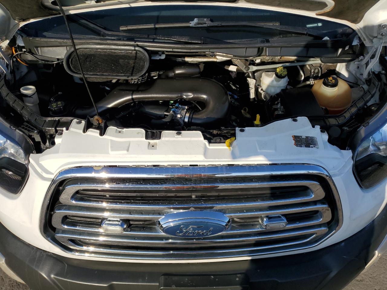 Ford Transit T-250 Image 8