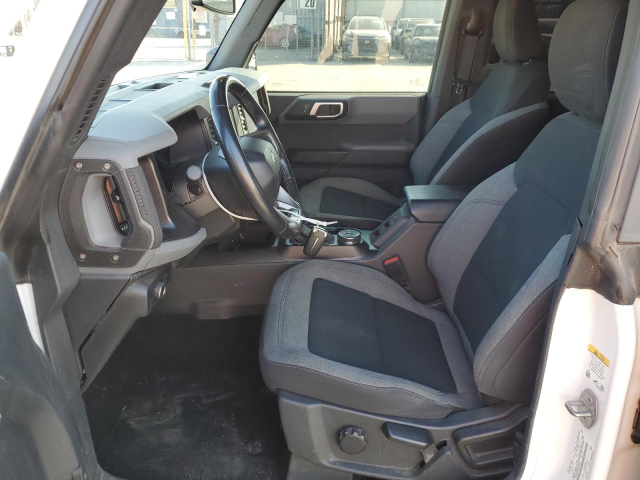 Ford Bronco Base Image 2