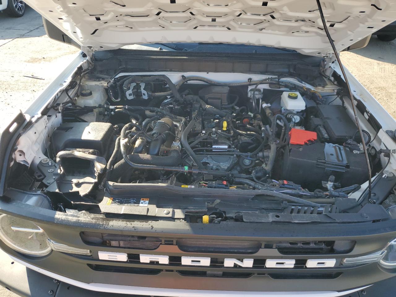 Ford Bronco Base Image 12