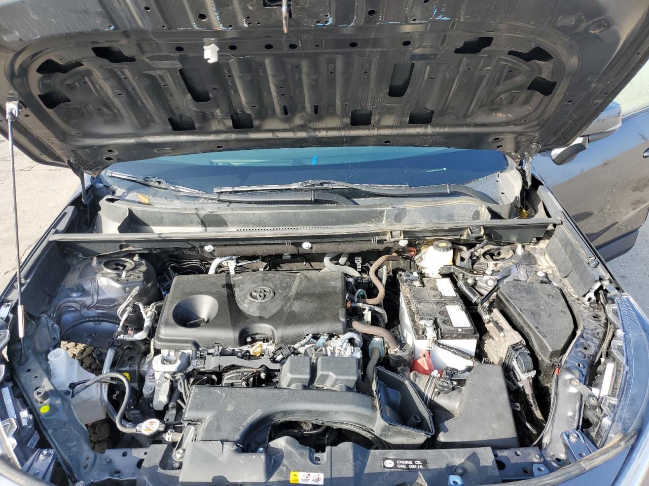 Toyota RAV4 Le Image 12