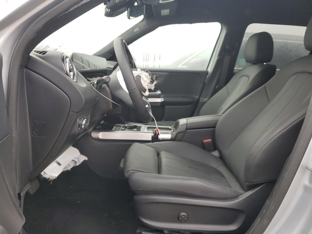 Mercedes-Benz GLB 250 Image 3