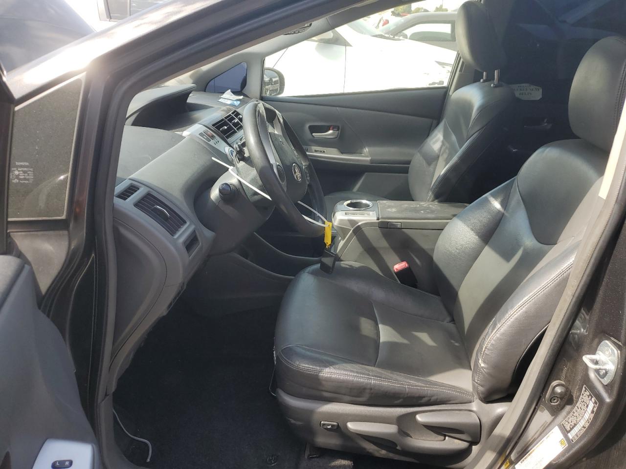 Toyota Prius Image 12