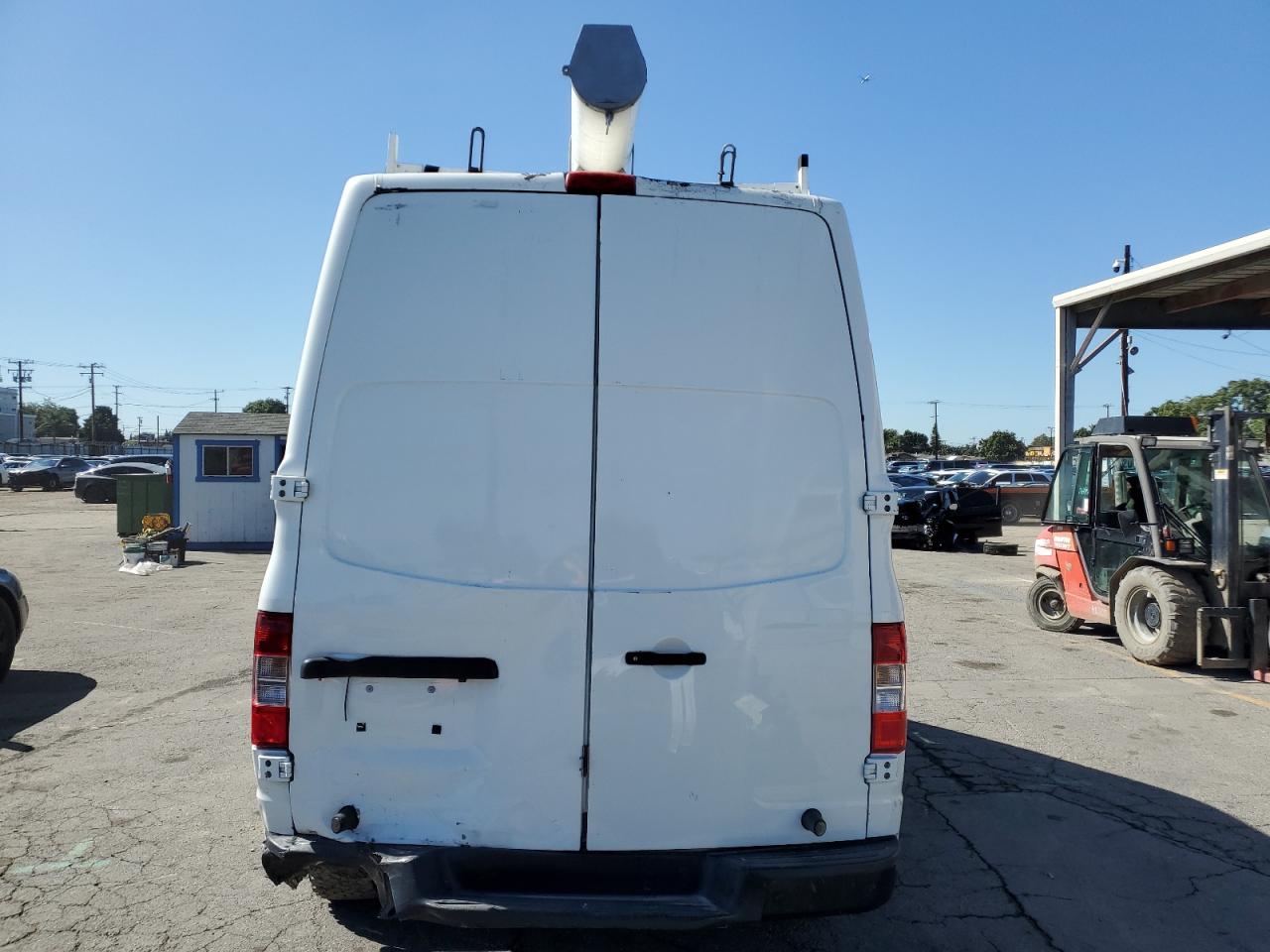 Nissan Nv 2500 S Image 11