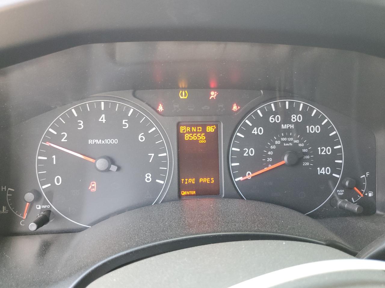 Nissan Nv 2500 S Image 10