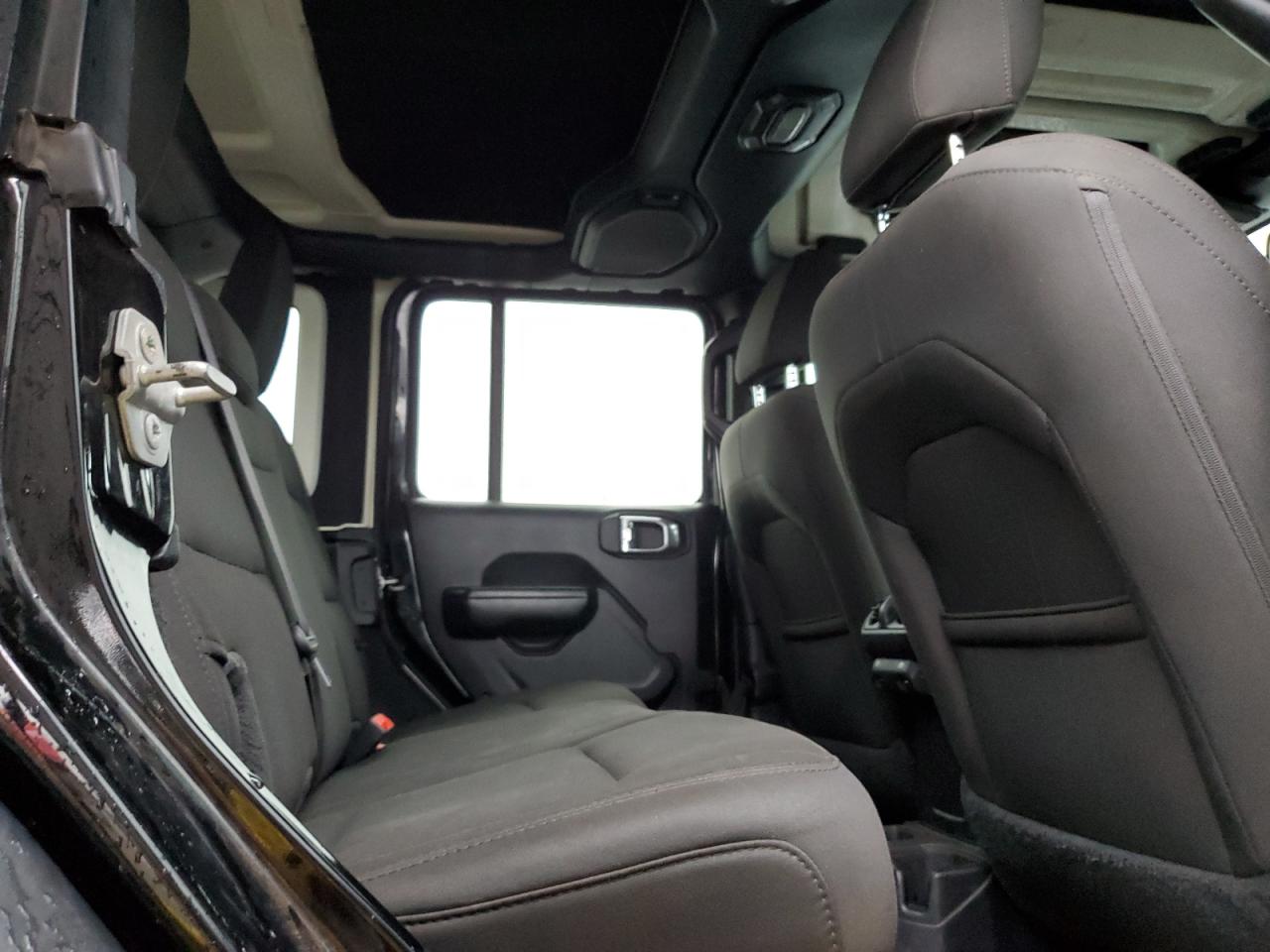 Jeep Wrangler Sport Image 8