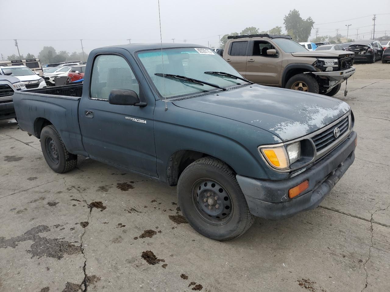 Toyota Tacoma Image 4