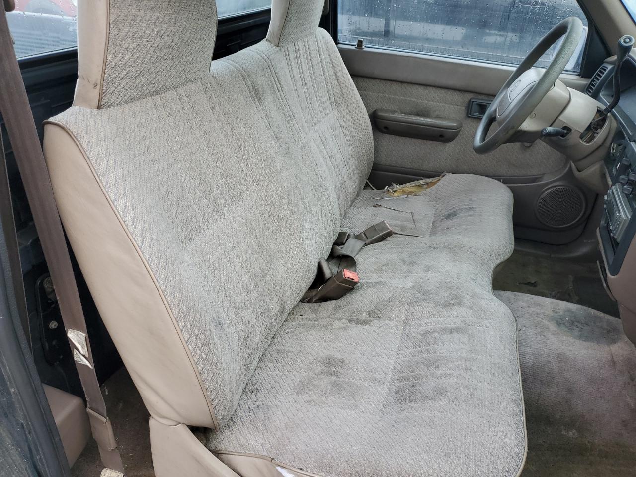 Toyota Tacoma Image 10