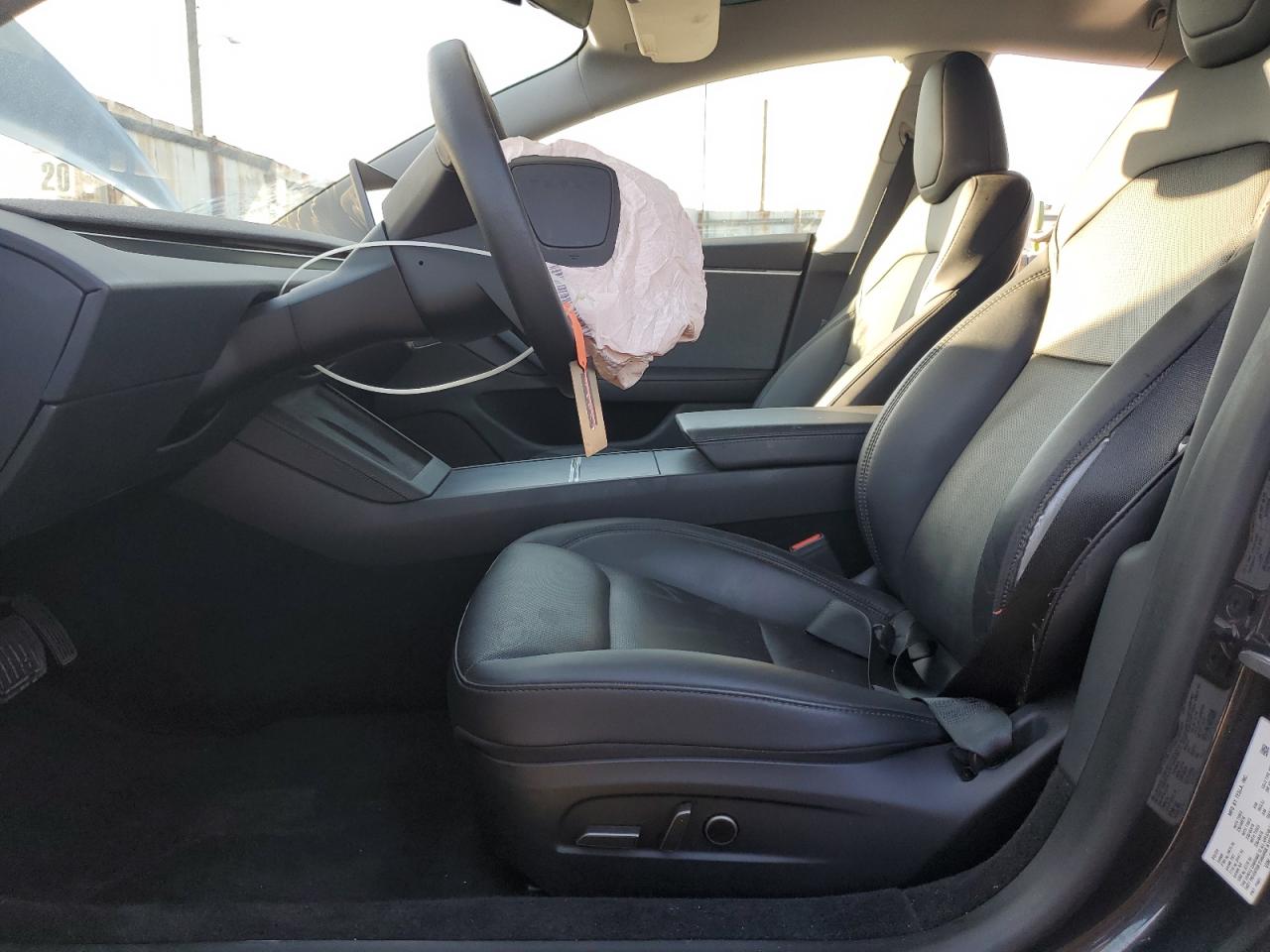 Tesla Model 3 Image 4