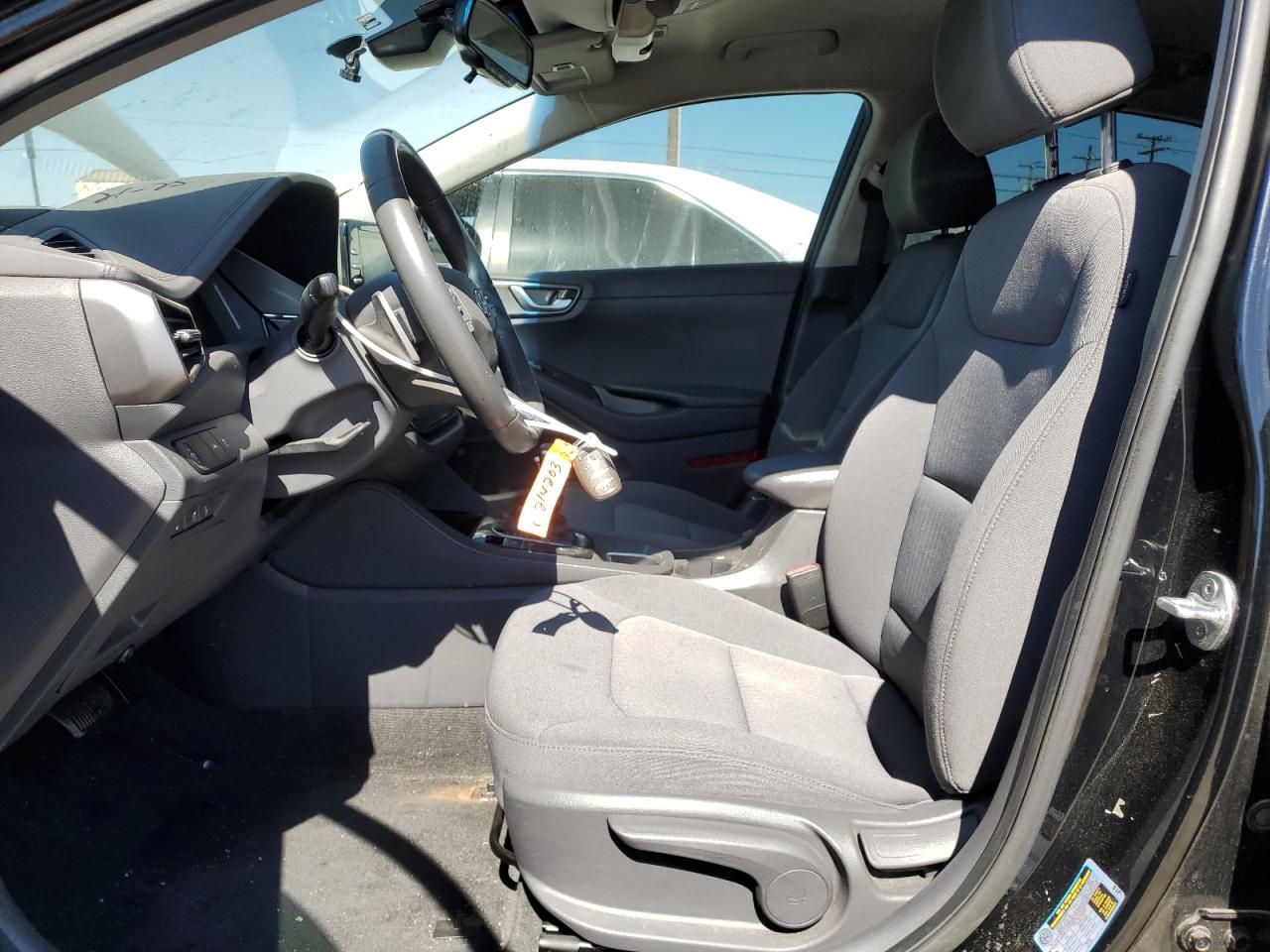 Hyundai Ioniq Se Image 6