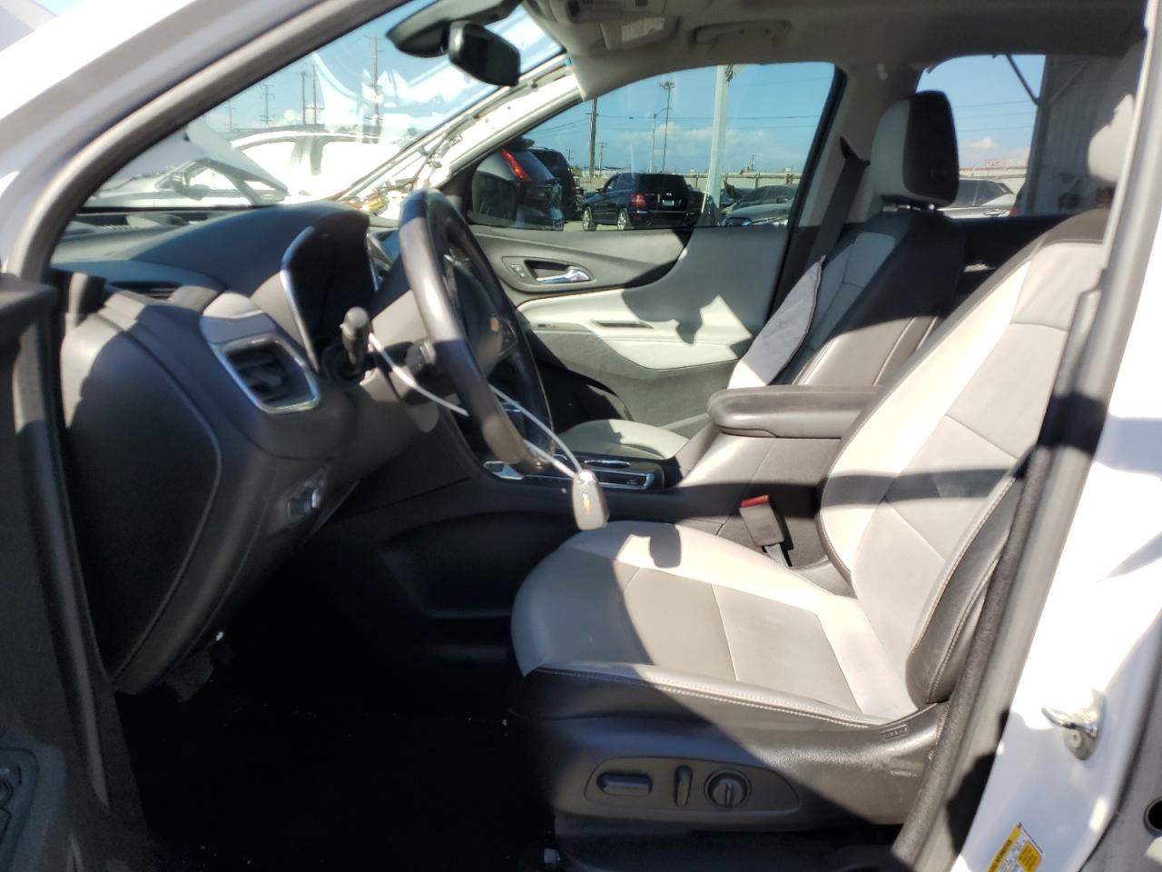 Chevrolet Equinox Premier Image 13