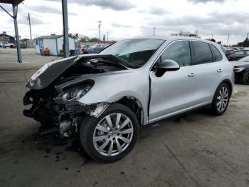  Salvage Porsche Cayenne