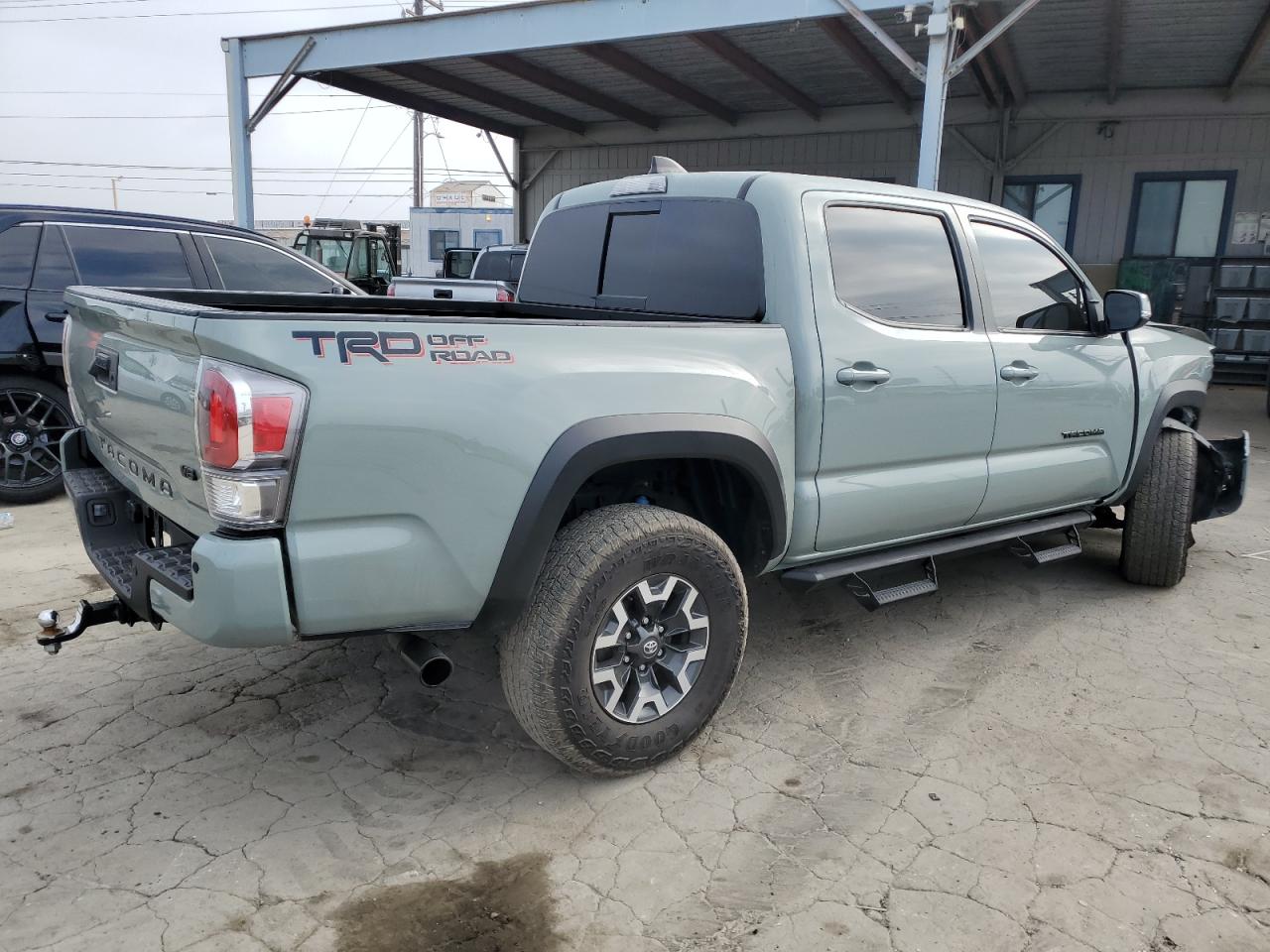 Toyota Tacoma Double Cab Image 3