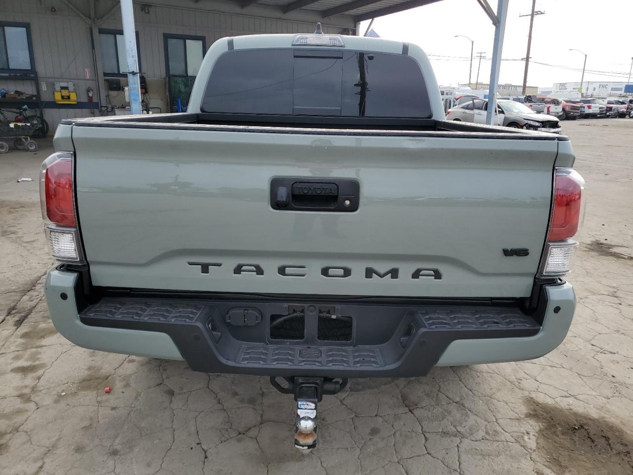 Toyota Tacoma Double Cab Image 5