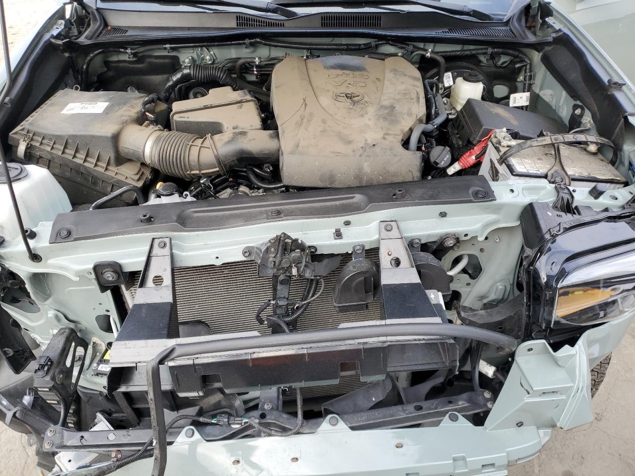 Toyota Tacoma Double Cab Image 12