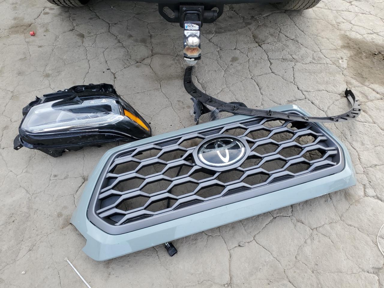 Toyota Tacoma Double Cab Image 9