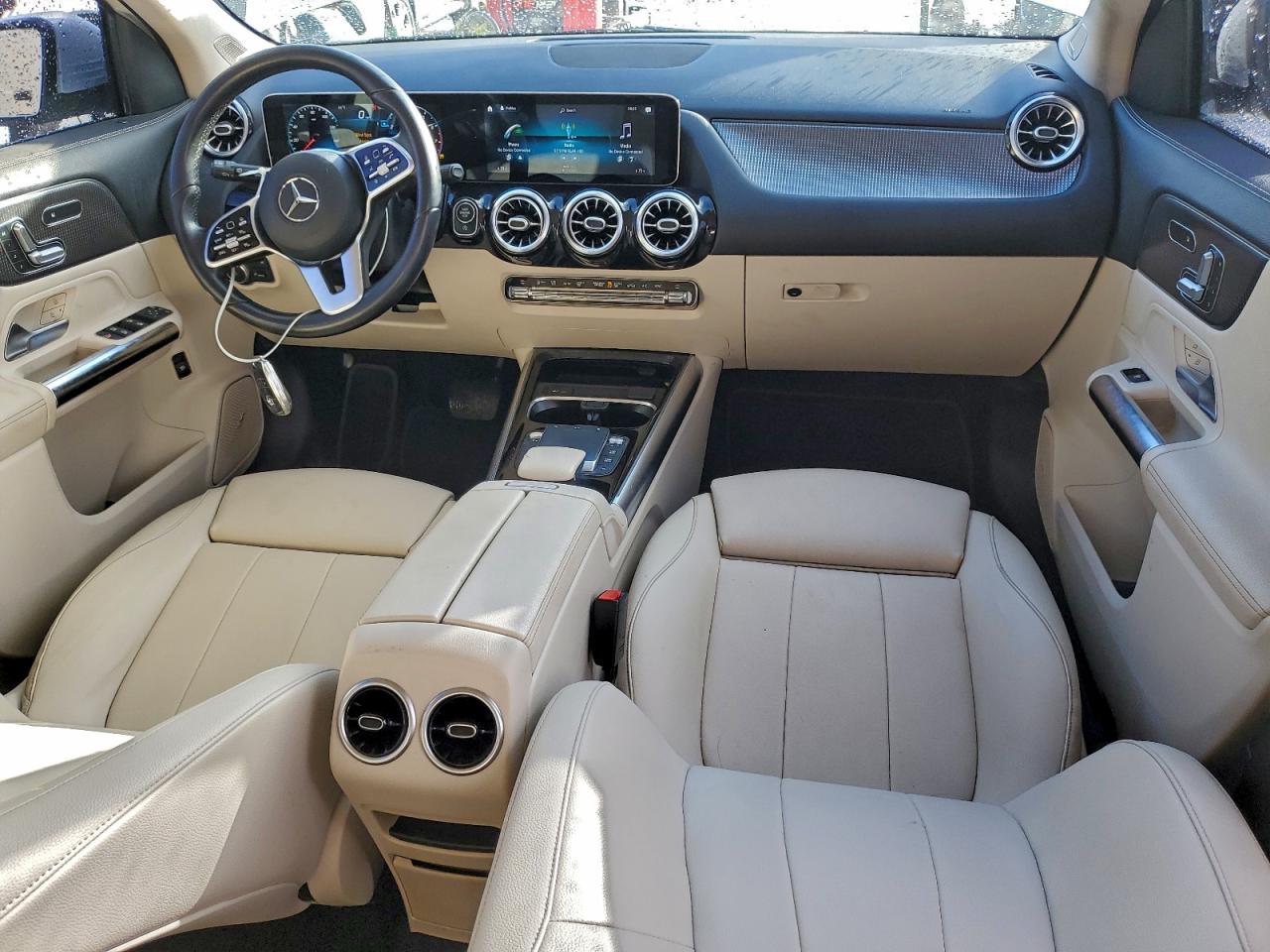 Mercedes-Benz GLA 250 Image 4