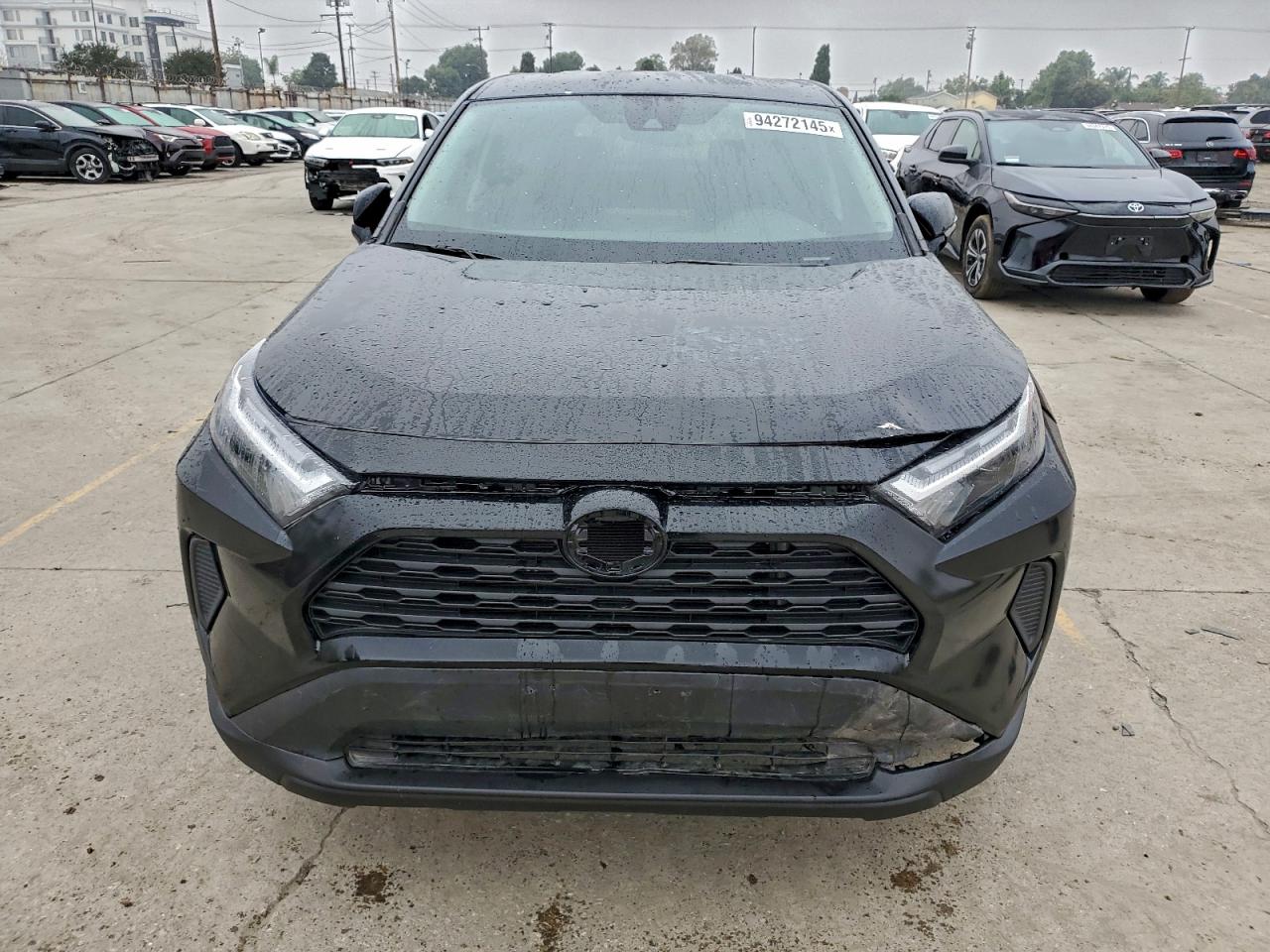Toyota RAV4 Le Image 2