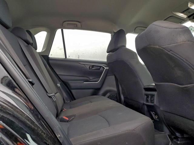 Toyota RAV4 Le Image 7