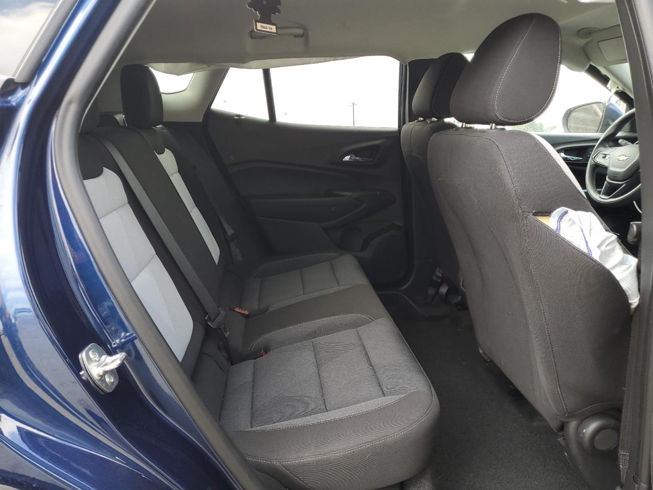 Chevrolet Trax Ls Image 7